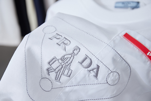 プラダブランドコピー PRADA クラシックな男の子刺繍半袖Tシャツ