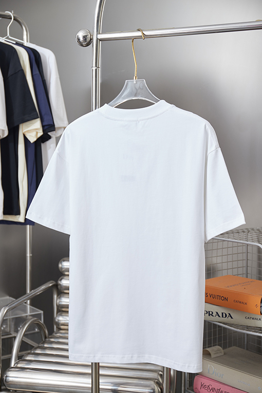 ディオールスーパーコピー 早春コラボシリーズ 刺繍ロゴ半袖Tシャツ