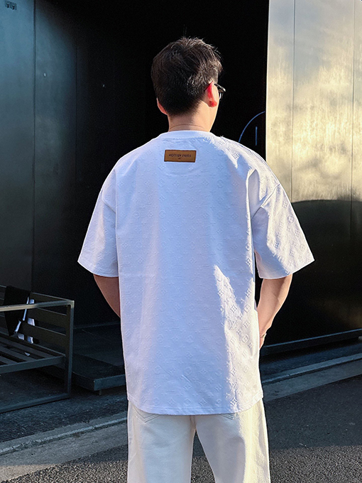 ルイヴィトンブランドスーパーコピー オールロゴフロック半袖Tシャツ