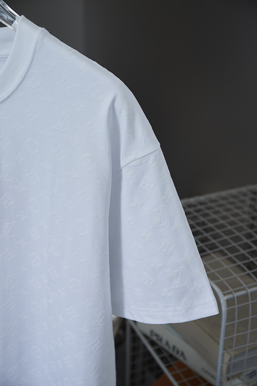 ルイヴィトンブランドスーパーコピー オールロゴフロック半袖Tシャツ