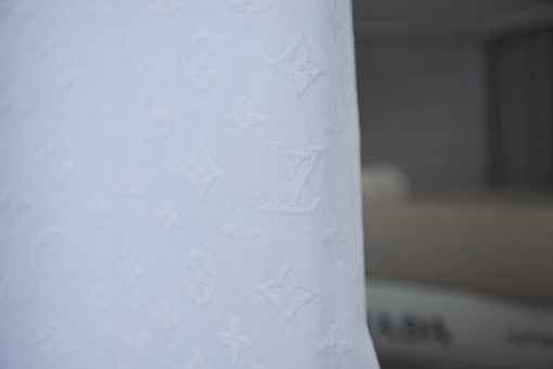 ルイヴィトンブランドスーパーコピー オールロゴフロック半袖Tシャツ