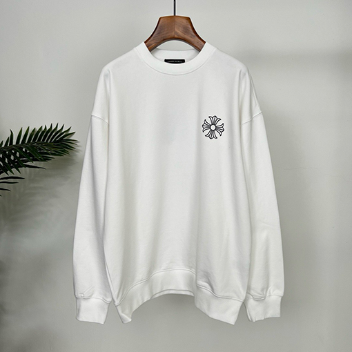 クロムハーツブランドスーパーコピー 胸元に目をくロゴプリントが入ったクルーネックスウェットシャツ