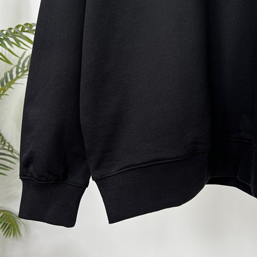 クロムハーツブランドスーパーコピー 胸元に目をくロゴプリントが入ったクルーネックスウェットシャツ