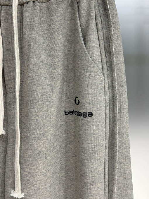 バレンシアガスーパーコピー Balenciaga 新作ウォッシュカーブブレードパンツ