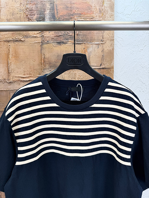 プラダブランドコピー ネイビーストライプ半袖Tシャツ