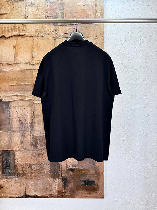 プラダスーパーコピー 小さなロゴ刺繍が入​​った半袖Tシャツ