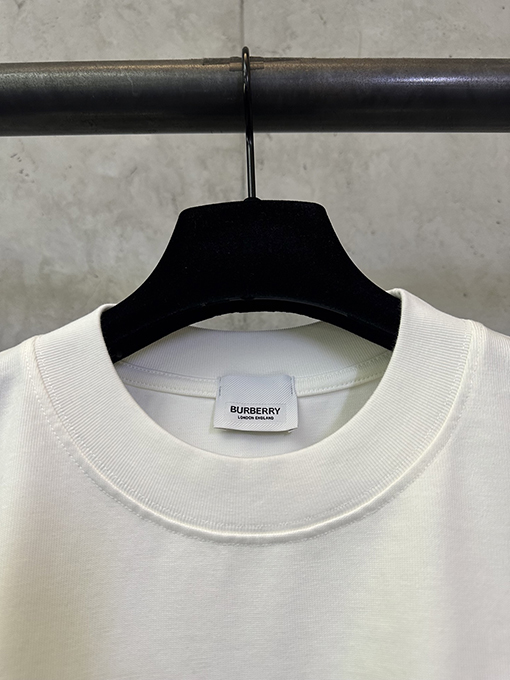 バーバリーコピー ロゴ入り半袖Tシャツ
