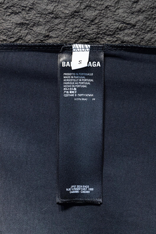 バレンシアガブランドコピー Balenciaga クラシックなダメージのホワイトインクグラフィティ半袖Tシャツ