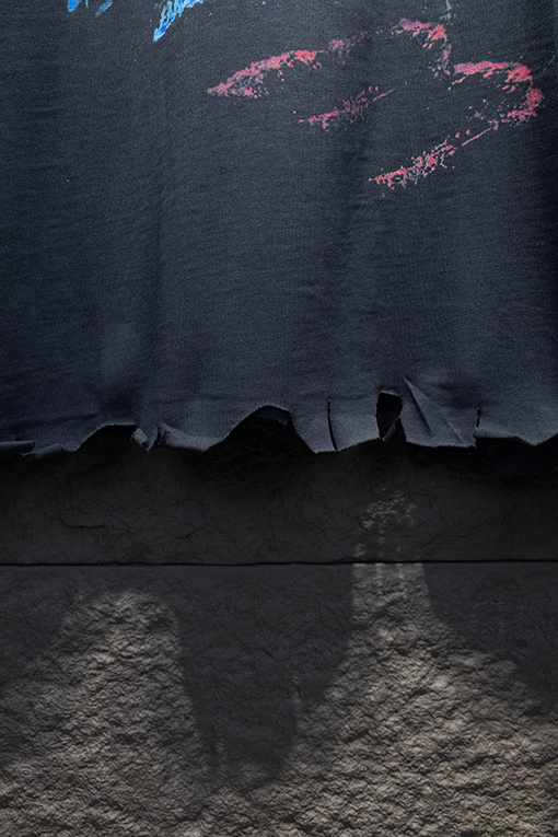 バレンシアガブランドコピー Balenciaga クラシックなダメージのホワイトインクグラフィティ半袖Tシャツ