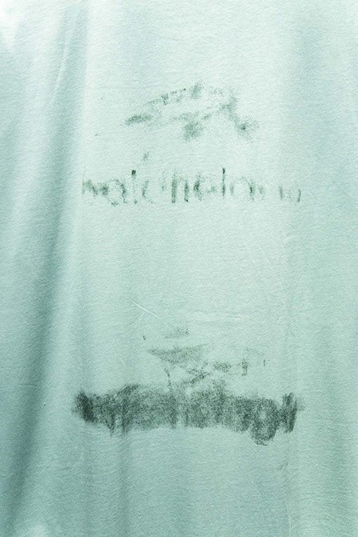 バレンシアガブランドコピー Balenciaga ファッショナブルなダメージの白インクグラフィティ半袖Tシャツ