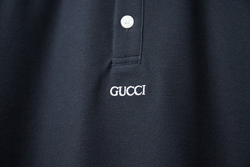 グッチスーパーコピー 刺繍ロゴカラー半袖ポロシャツ