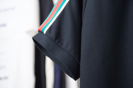 グッチスーパーコピー 刺繍ロゴカラー半袖ポロシャツ