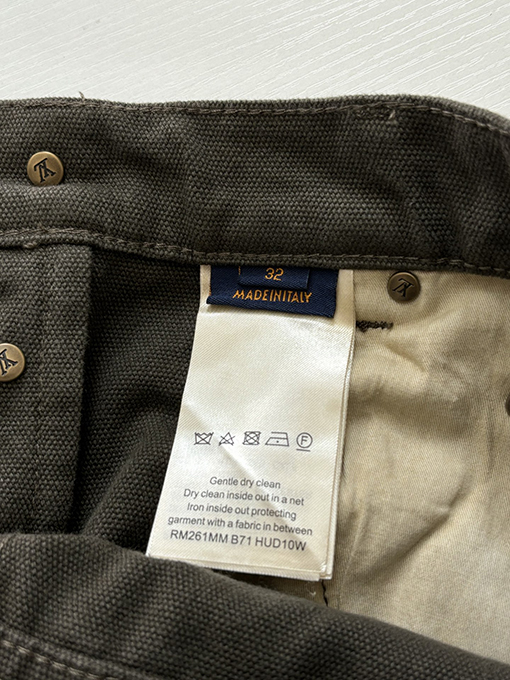 ルイヴィトンブランドスーパーコピー Monogram クラシックなワックスのカフス付きオールオーバープリントキャンバスジーンズ