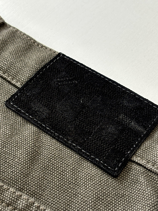 ルイヴィトンブランドスーパーコピー Monogram クラシックなワックスのカフス付きオールオーバープリントキャンバスジーンズ