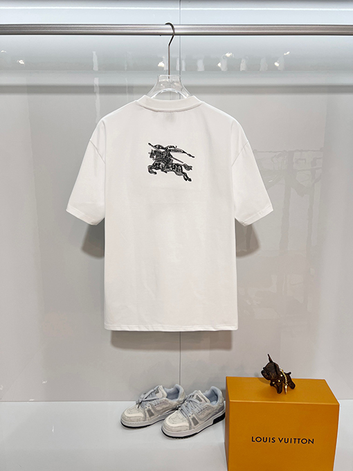 バーバリー BURBERRY フロントとバックに馬のロゴが刺繍された半袖Tシャツ