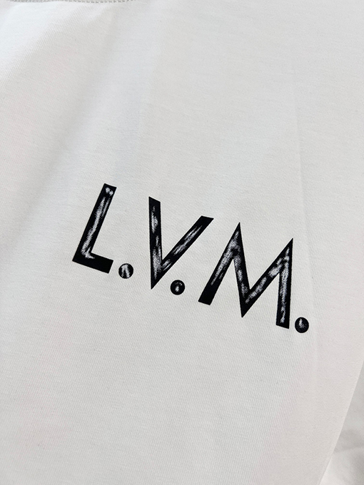 ルイヴィトン フロントとバックにダメージのプリントロゴがされたエンボスの半袖Tシャツ