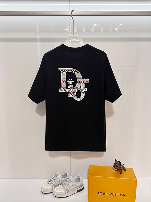 ディオール DIOR フロントとバックにハチのカラーブロック刺繍レターロゴがされた半袖Tシャツ