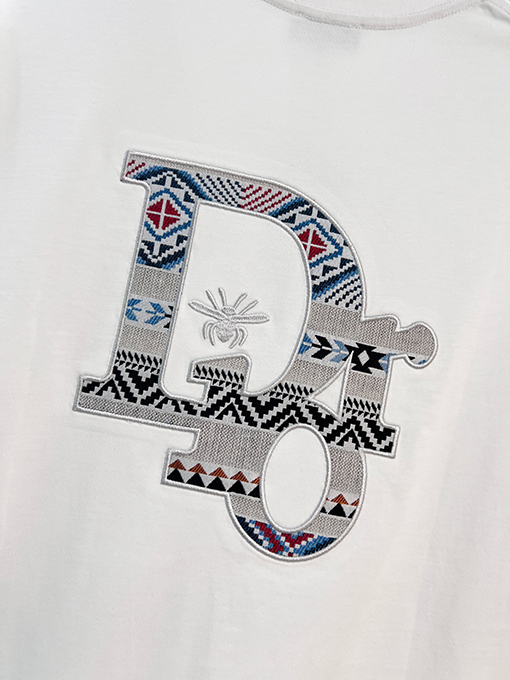 ディオール DIOR フロントとバックにハチのカラーブロック刺繍レターロゴがされた半袖Tシャツ