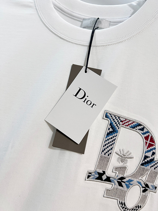 ディオール DIOR フロントとバックにハチのカラーブロック刺繍レターロゴがされた半袖Tシャツ