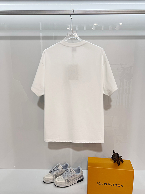 バーバリーブランドコピー 胸元にカラーブロックの軍馬刺繍のマザーロゴが入った半袖Tシャツ