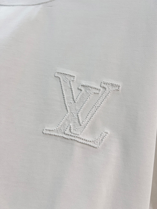 ルイヴィトン フロントとバックにモノグラム柄をあしらった刺繍ロゴレタリング半袖Tシャツ
