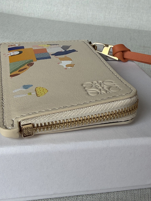 ロエベブランドスーパーコピー クラシックコラボレーション限定カードパック