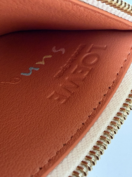 ロエベブランドスーパーコピー クラシックコラボレーション限定カードパック