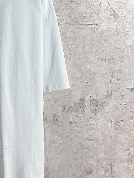 バレンシアガ Balenciaga 背中に1917のデザインが入ったピンクのグラフィティプリントの半袖Tシャツ