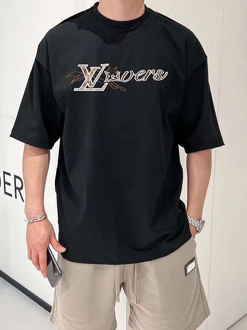 ルイヴィトンスーパーコピー 新作の LV ロゴ刺繍半袖Tシャツ