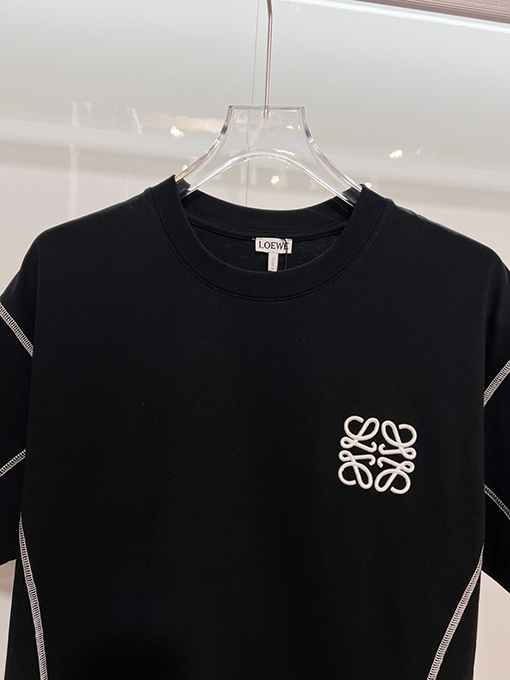 ロエベ 胸元に刺繍ロゴが入ったパッチワークストライプの半袖Tシャツ