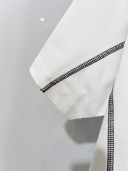 ロエベ 胸元に刺繍ロゴが入ったパッチワークストライプの半袖Tシャツ