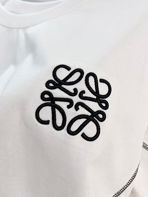 ロエベ 胸元に刺繍ロゴが入ったパッチワークストライプの半袖Tシャツ