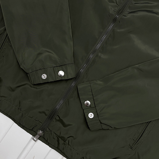 モンクレール 隠しカラーブロックフード付きジャケット