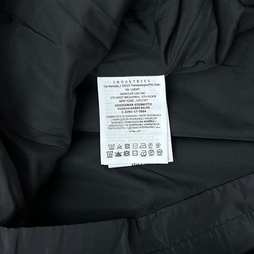 モンクレールコピー レタープリントのフード付きサンプロテクションジャケット