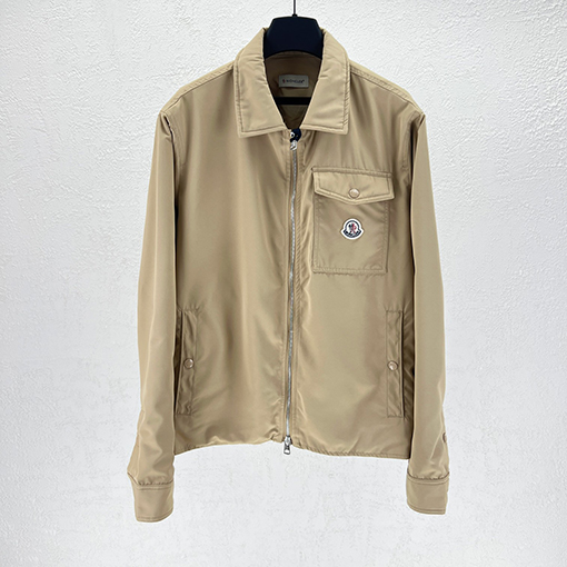 モンクレール 襟付きジャケット