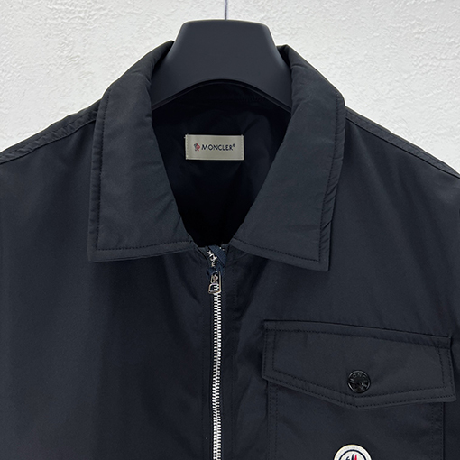 モンクレール 襟付きジャケット