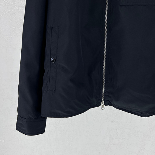 モンクレール 襟付きジャケット