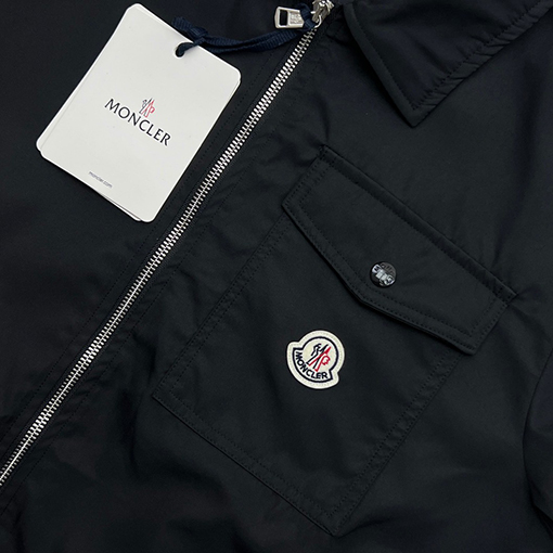 モンクレール 襟付きジャケット