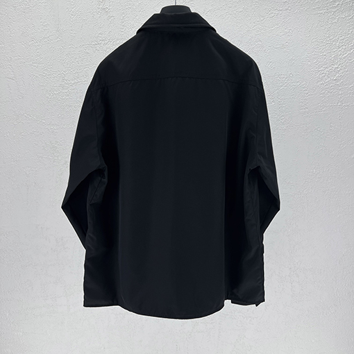 モンクレール 襟付きジャケット