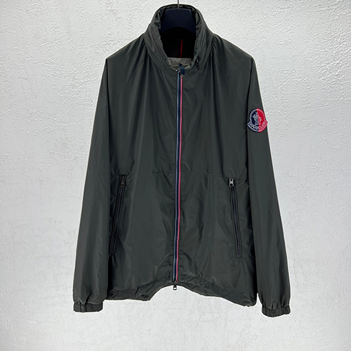 モンクレール カラーブロックスリーブパッチジャケット