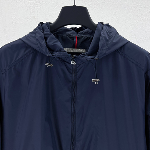 モンクレールブランドスーパーコピー 新しいフード付きジャケット