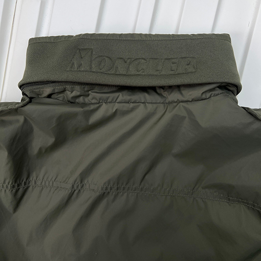 モンクレール マルチポケットトレンチコート