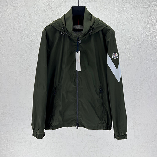 モンクレール 新しいプリントフード付きジャケット