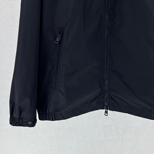 モンクレール 新しいプリントフード付きジャケット