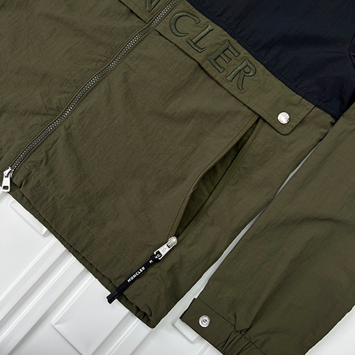 モンクレールスーパーコピー 新しいカラーブロックのフード付きジャケット