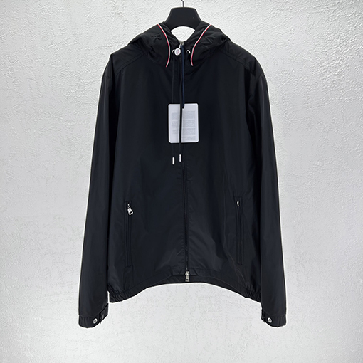 モンクレール クラシックなフード付きジャケット