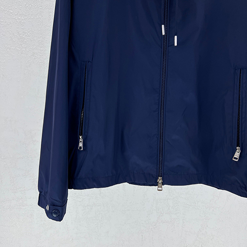 モンクレール クラシックなフード付きジャケット