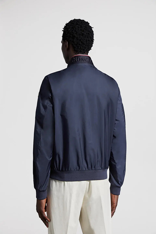 モンクレール 新しい軽量ジャケット