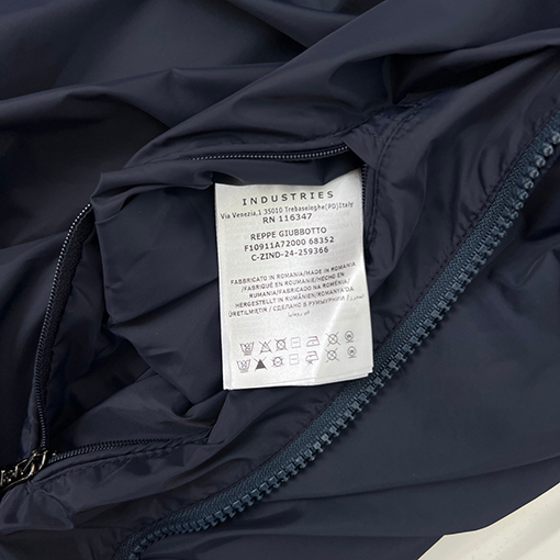 モンクレール 新しい軽量ジャケット