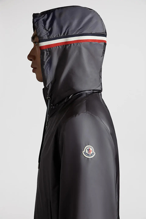 モンクレールブランドコピー スタイリッシュなフード付き日焼け止め服